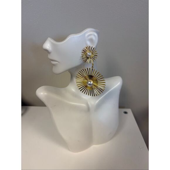 Gold Sunburst Statement Earrings pearl - Picture 1 of 3